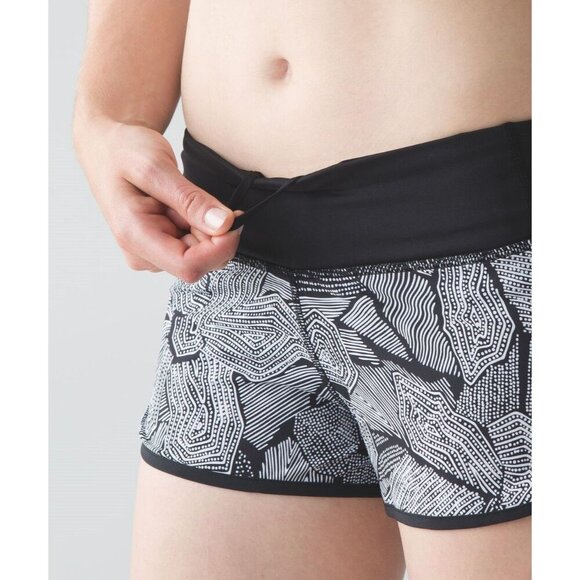 Lululemon Run Speed Short Size 4 Dottie Tribe White Black - Picture 7 of 8